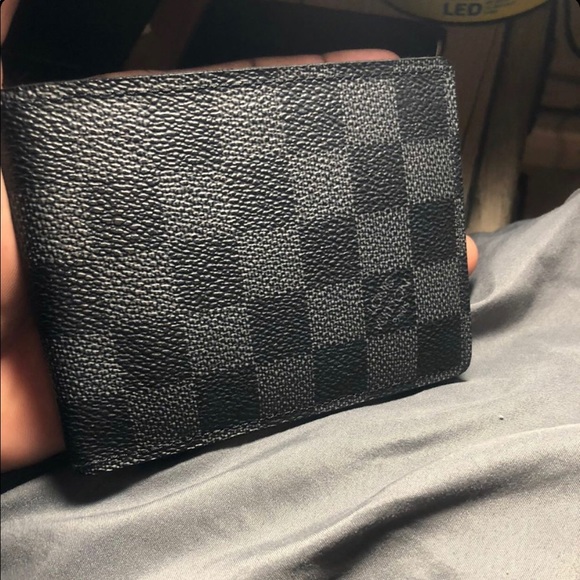 Authentic Louis Vuitton wallet - Picture 2 of 4